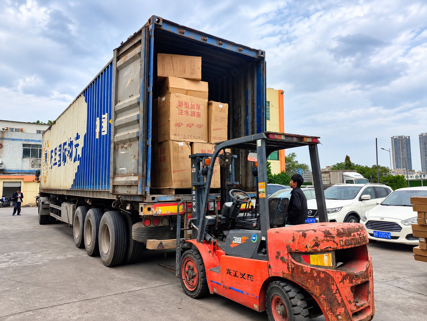 โกดังใหม่_ptcargo_ใหญ่มาก