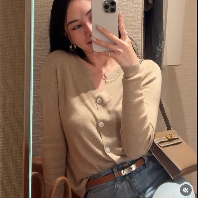 Paloy - PL6809 Vivienne Cardigan เสื้อไหมพรมคาดิแกน ทอขอบหยัก 